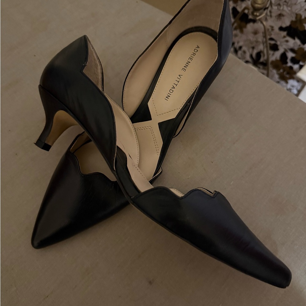 Adrienne Vittadini Black Heels with Cream Interior